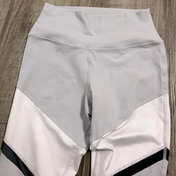 alo sheila high waisted legging with mesh - Picture 4 of 9